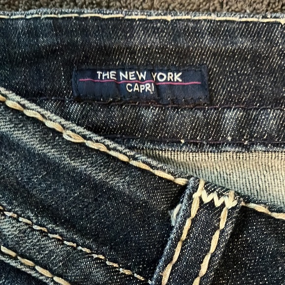 Vigoss New York Capris - Picture 3 of 9